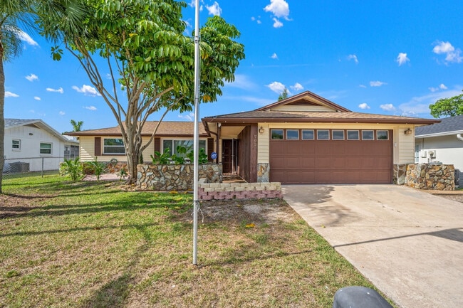 Building Photo - 7021 Sonata Dr