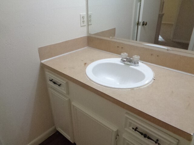 Building Photo - 15835 Cardono Ln