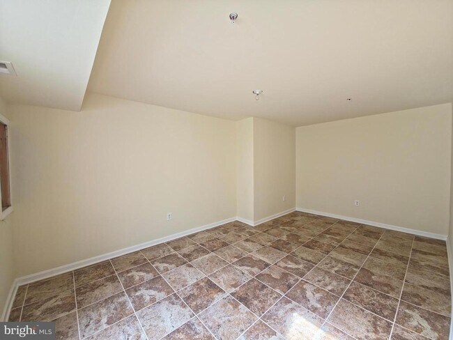 Building Photo - 7108 Sudley Ave