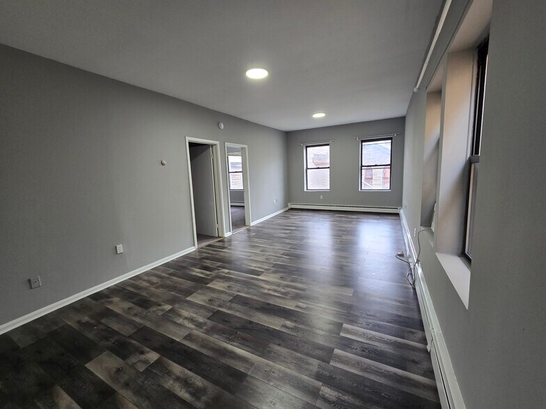 Building Photo - 273 S Orange Ave