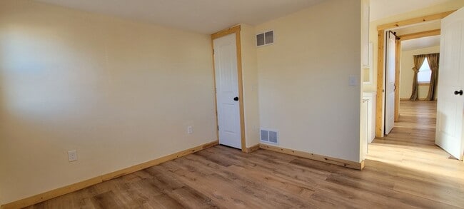 Building Photo - 1 Bedroom Home Near Downtown Florence