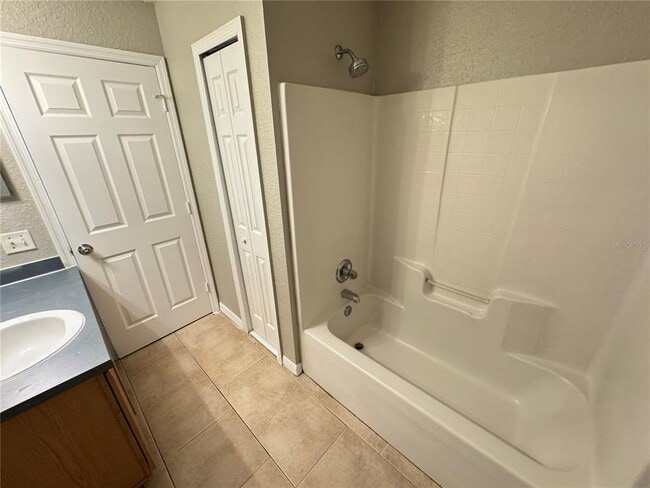 Building Photo - 725 Pelican Ct