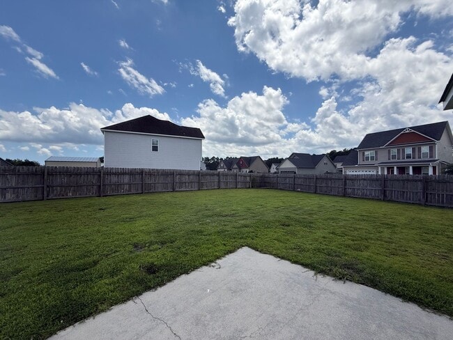 Building Photo - Absolutely Adorable!