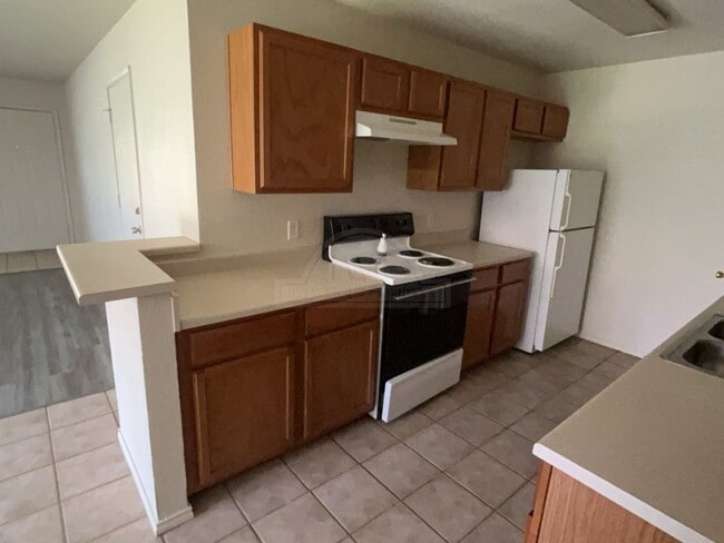 Building Photo - 2318 Wildewood Dr