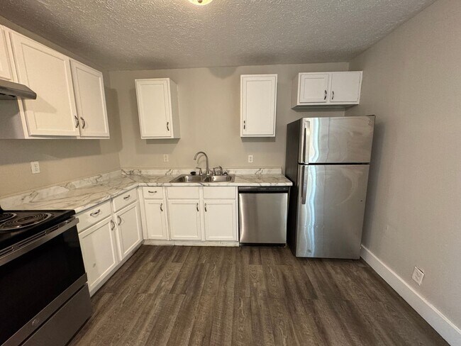Building Photo - Far Eastside 4 Bedroom 2 Bath