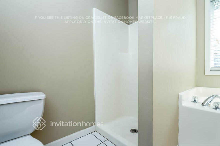 Building Photo - 10 Tara Ct