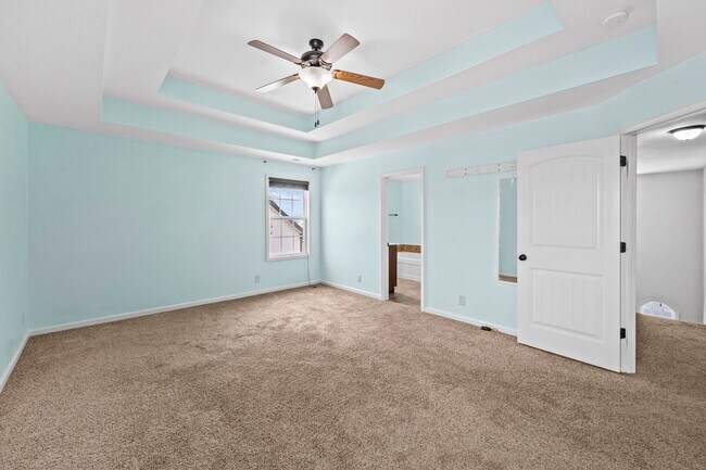 Building Photo - Move-In Special Available! Spacious 3BR Home with Bonus Room, Fireplace & Fenced Yard