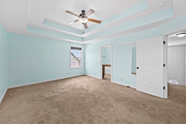 Building Photo - Spacious 3BR Home with Bonus Room, Fireplace & Fenced Yard