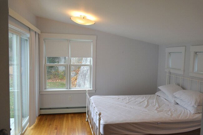 Building Photo - Annisquam Rental on the Water: Chester Square
