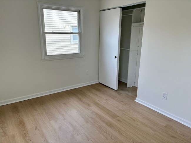 Building Photo - 870 Geneva Ave