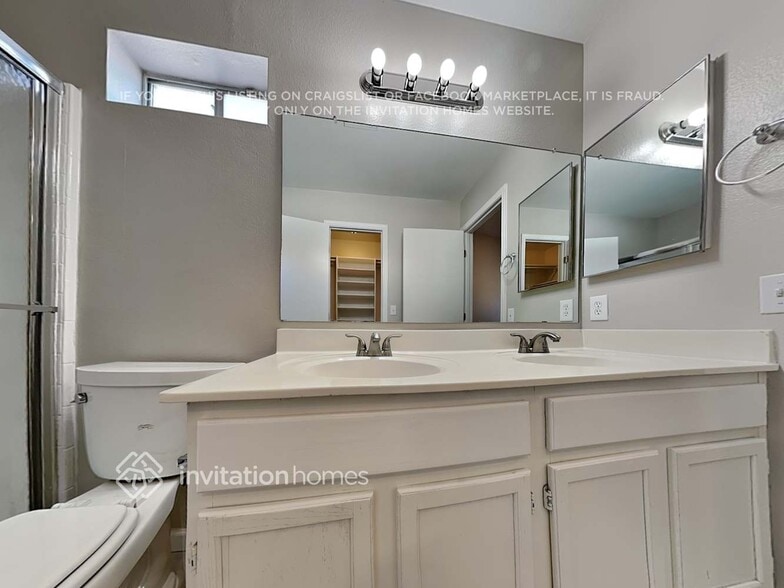 Building Photo - 10219 N 89th Ave