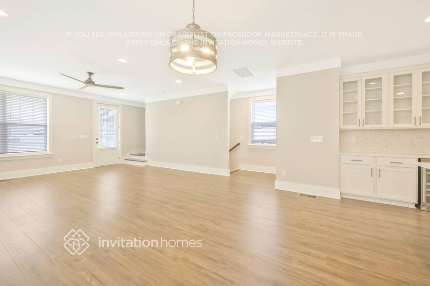 Building Photo - 212 Founders Ln