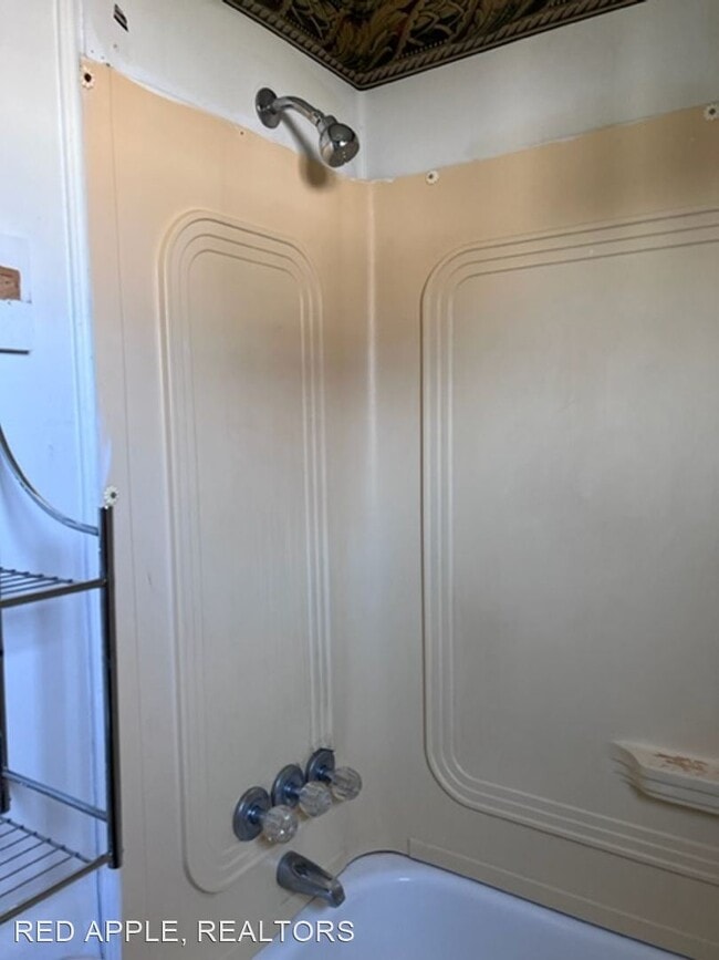 Building Photo - 3 br, 2 bath House - 601 Chapel Hill Rd