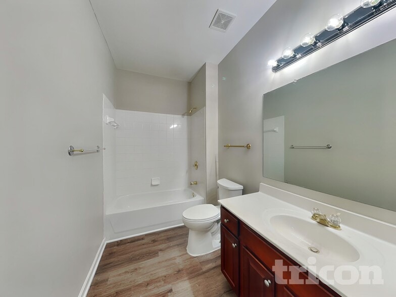 Building Photo - 1524 Montauk Point