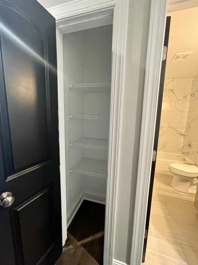 Building Photo - 1 Emanuel Ct