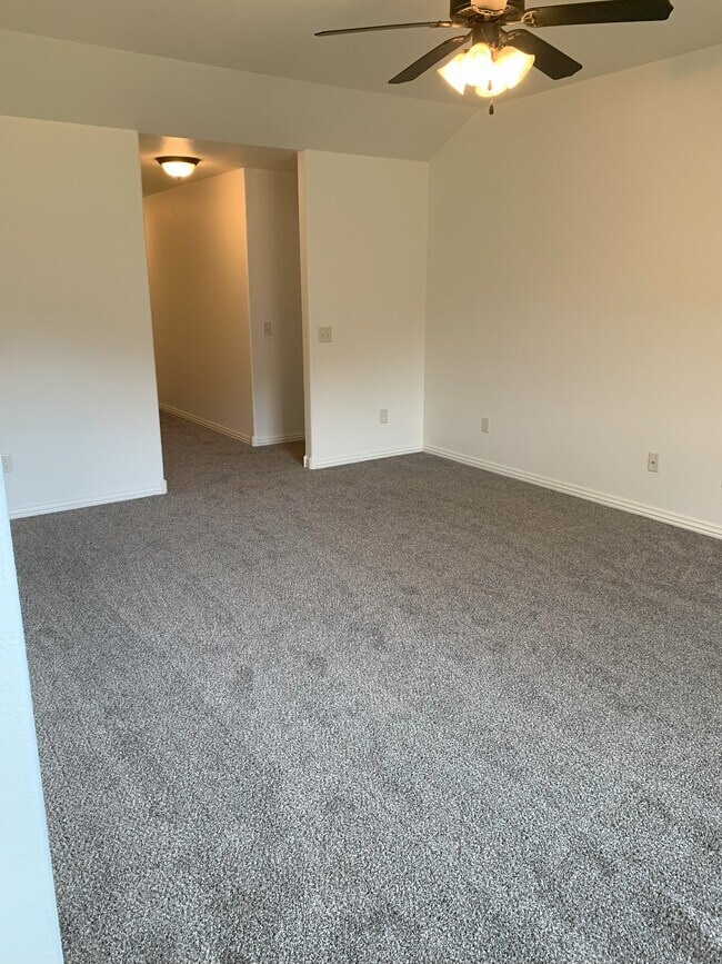 Building Photo - 3876 W Mahogany Dr