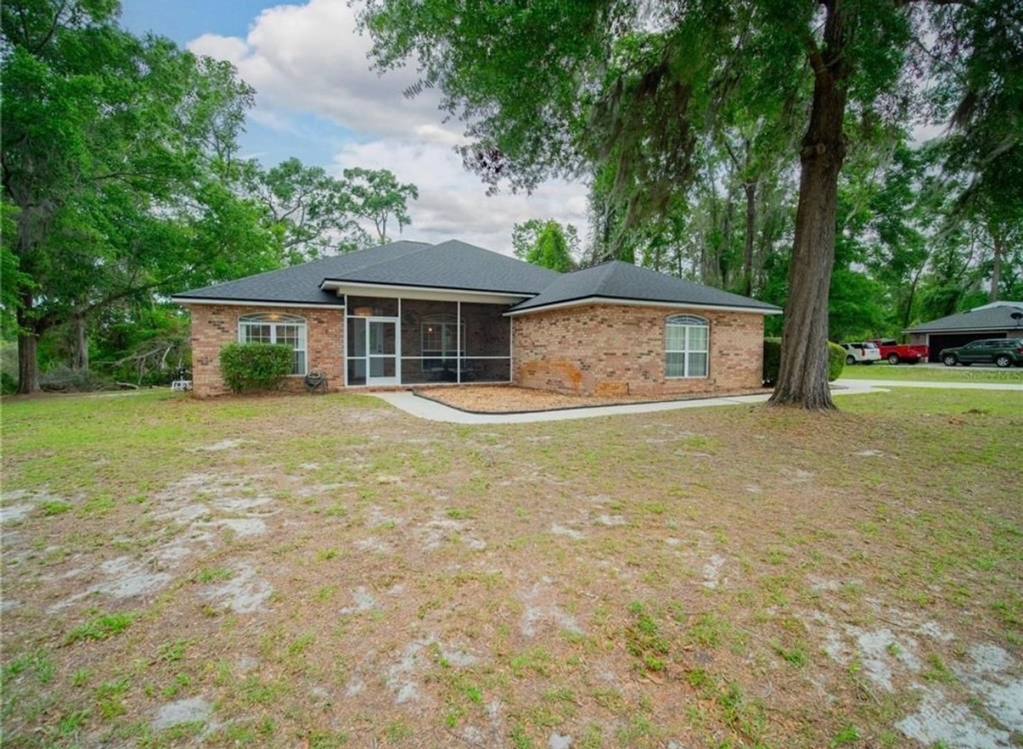 Building Photo - 720 NW Zack Dr