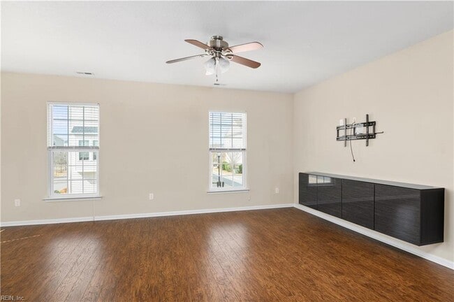 Building Photo - 4956 Almandine Ave