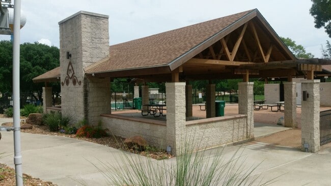 Building Photo - 93 Paradise Valley Dr