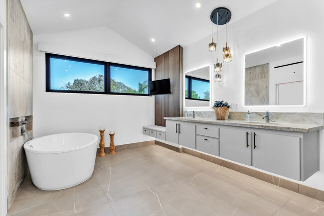 Building Photo - 14692 Ranch Trail Dr