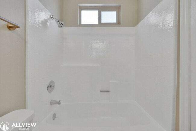 Building Photo - Beautifully Renovated 2-Bedroom Corner Tow...