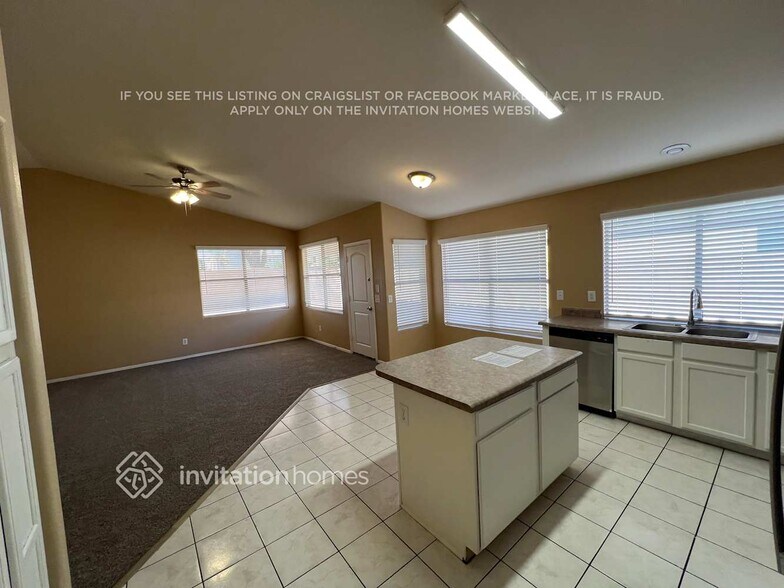 Building Photo - 9832 E Olla Ave