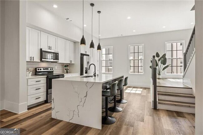 Building Photo - 3165 Dogwood Dr