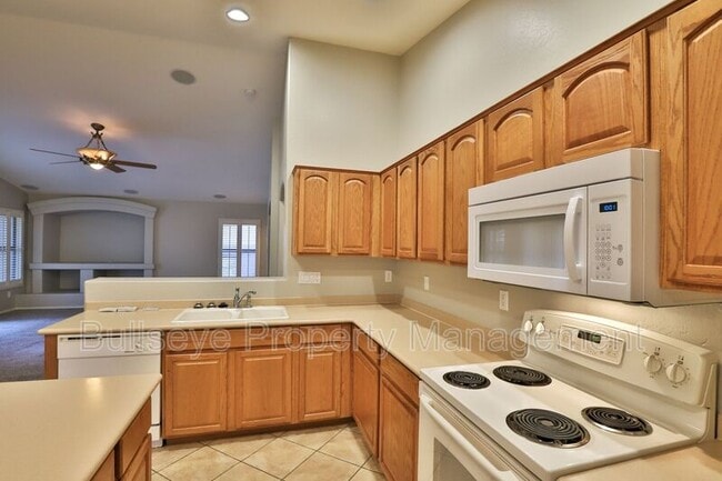 Building Photo - 1280 E Heather Dr