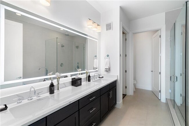 Building Photo - 3201 McKinney Ave