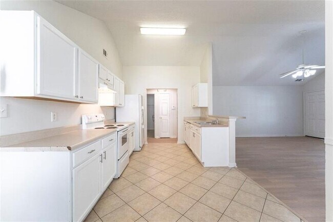 Building Photo - 7065 Mahonia Pl