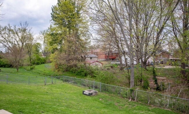 Building Photo - 3BR/2BA Home w/Finished Basement for Rent in Jtown!