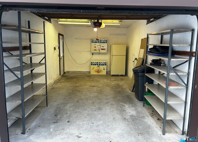 Building Photo - 151 Wynwood Dr