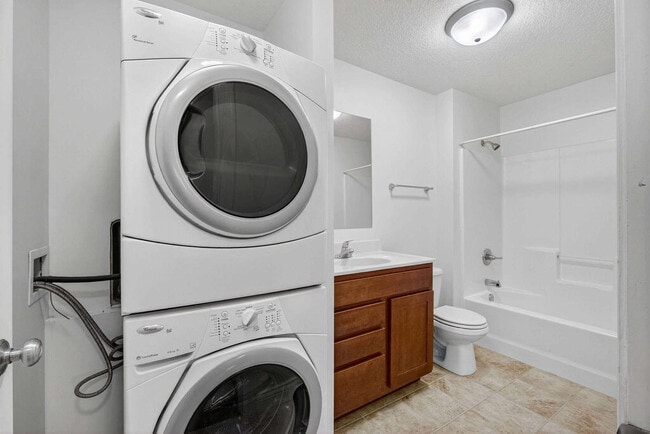 Building Photo - 320 E 29th St