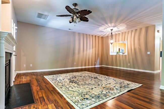 Building Photo - Move-In Ready End-Unit Townhome with Two Private Suites in the Heart of Rolesville!