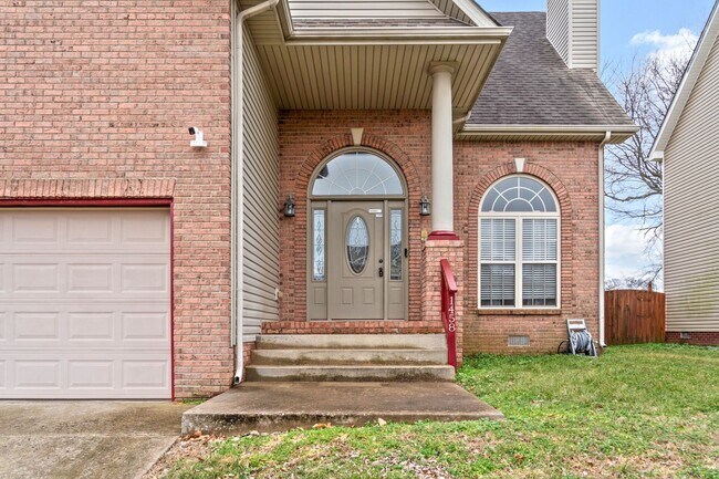 Building Photo - Pet Friendly Three Bedroom with Bonus!