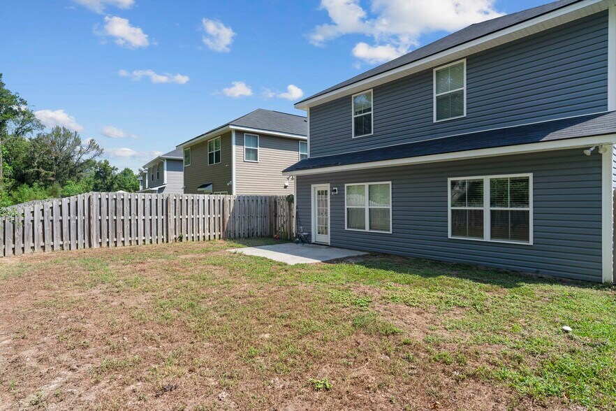 Building Photo - 767 Fairview Cir