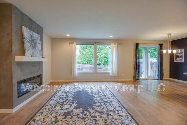 Building Photo - 2904 NE 161st Ct