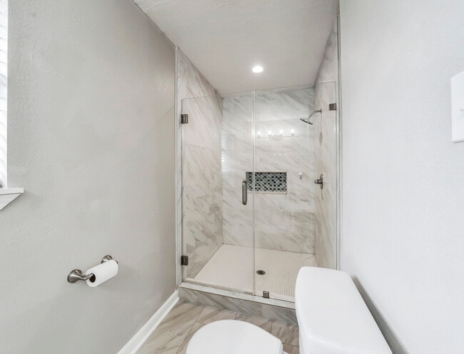 Building Photo - 5807 Burlinghall Dr