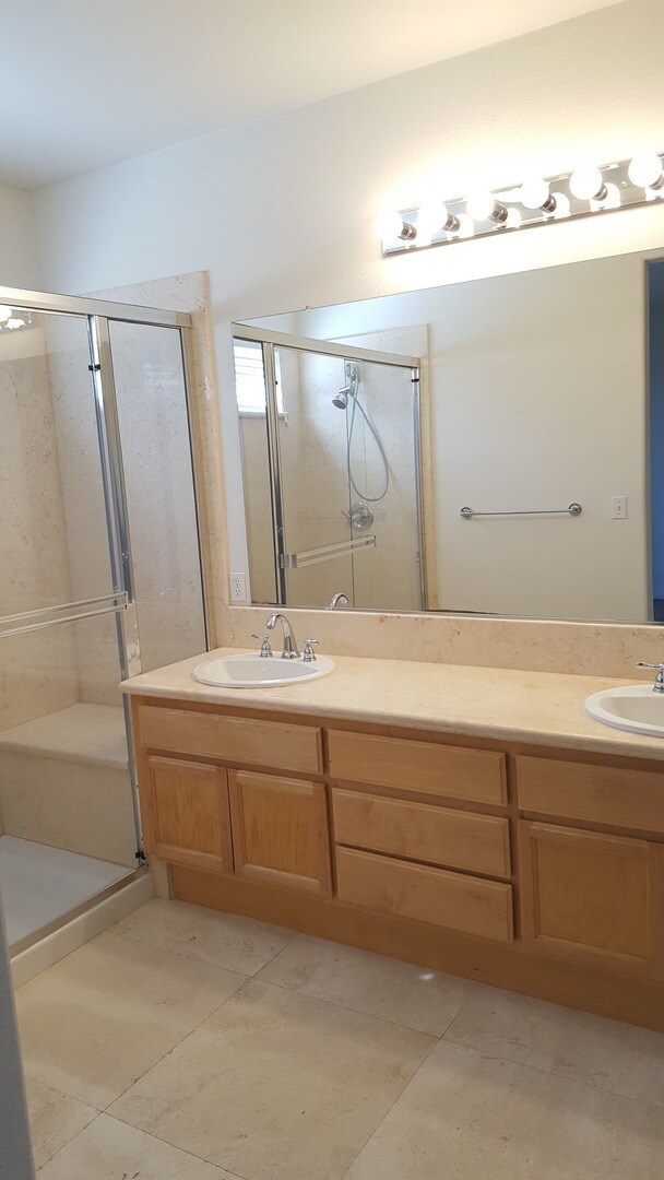 Building Photo - 4620 Sandyford Ct