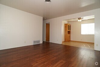 Building Photo - Cute 2 bedroom, 1 bath in Carmichael!
