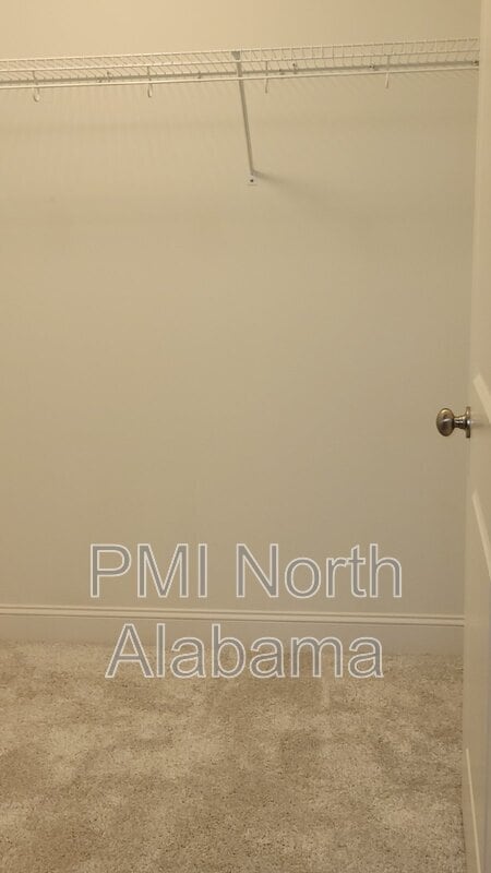 Building Photo - 130 Creekmound Dr