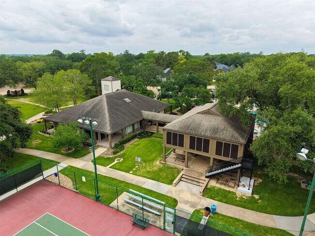 Building Photo - 18111 Shireoak Dr