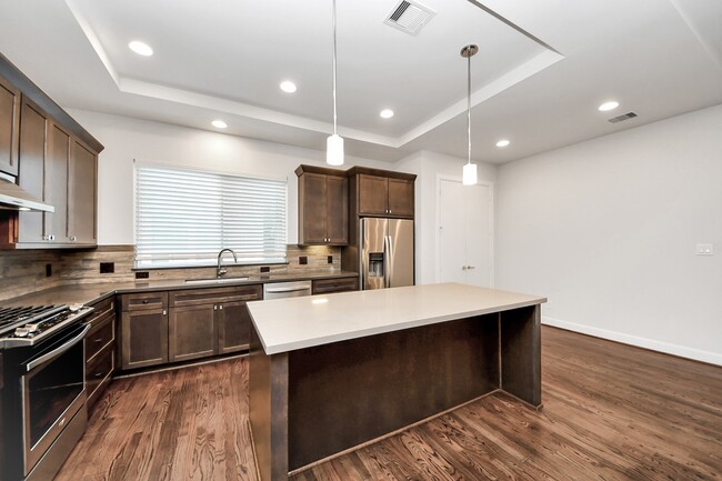 Building Photo - 325 Eado Park Cir