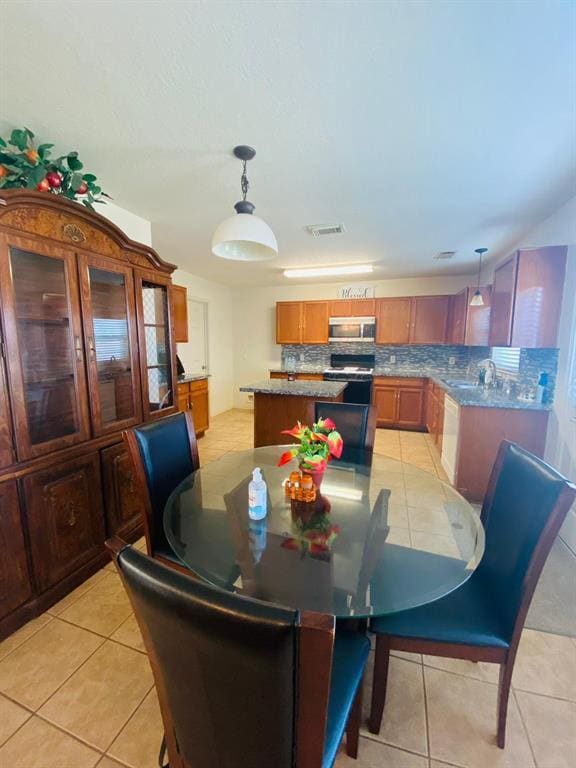 Building Photo - 14954 Sugar Sands Dr