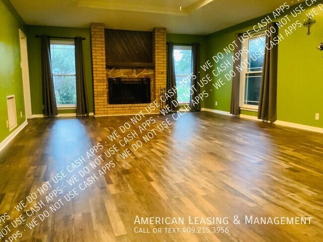 Building Photo - Perfect Home for anyone looking for a blen...