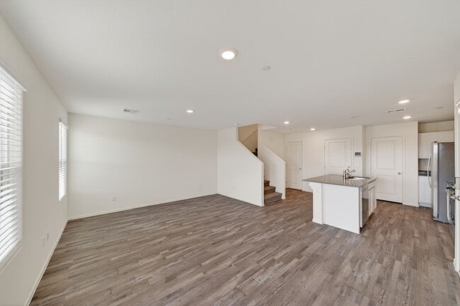 Building Photo - Beautiful Brand New Townhome in North Las Vegas