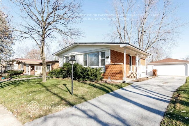 Building Photo - 423 N Park Dr