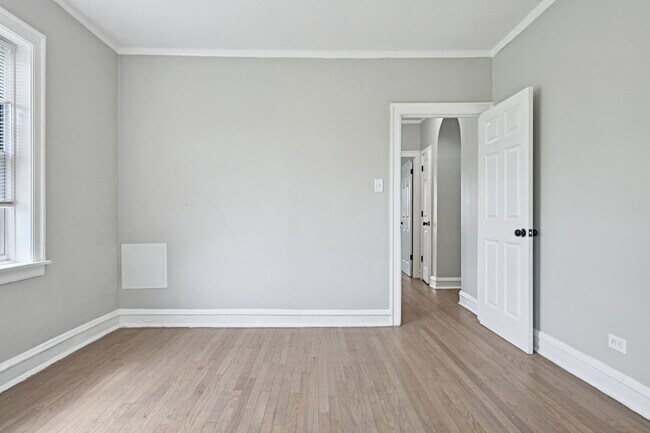 Building Photo - 2506 E 78th St