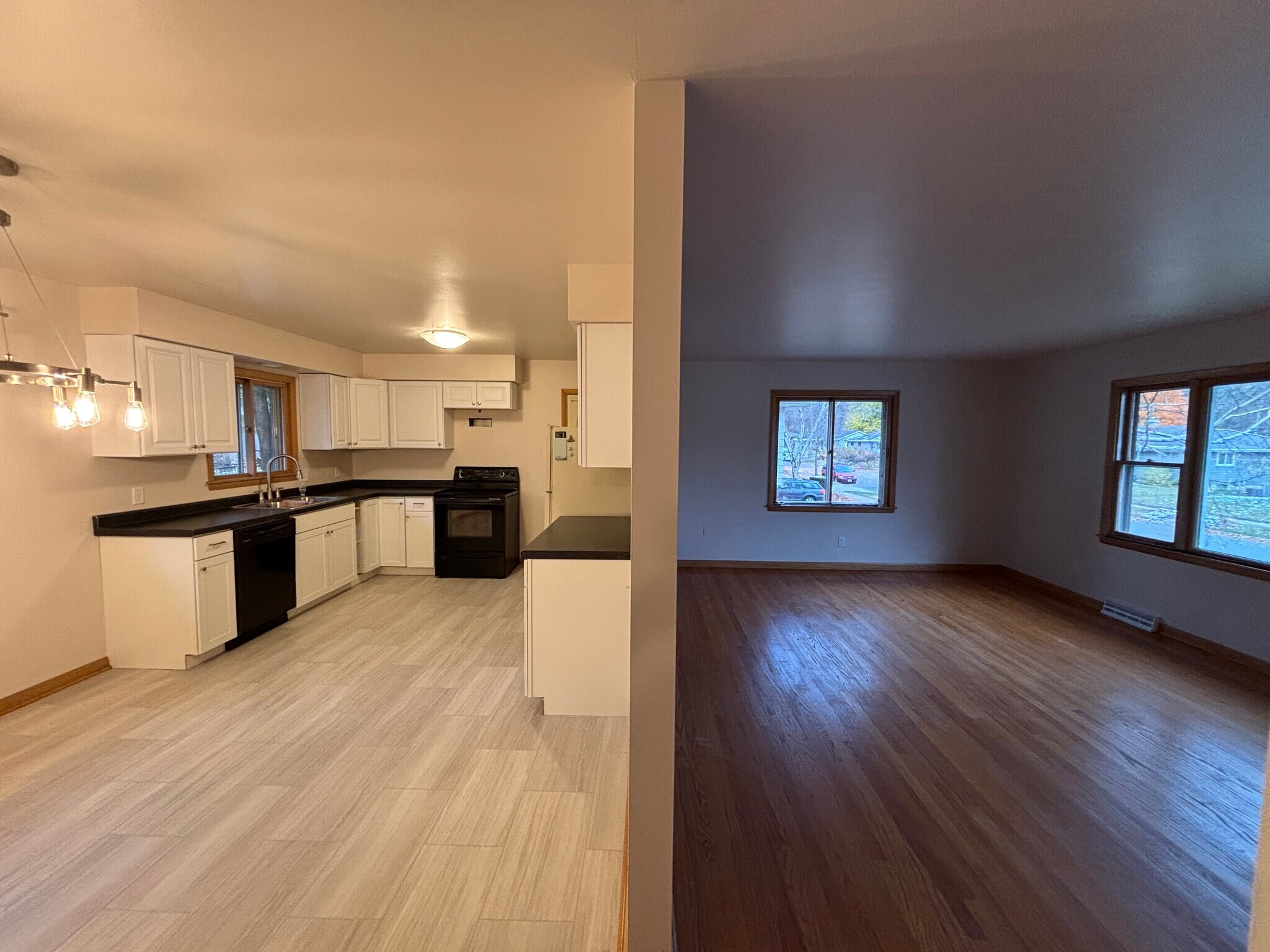 Building Photo - 4806 Goldfinch Dr