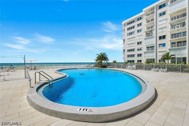 Building Photo - 3443 Gulf Shore Blvd N